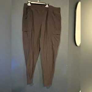 Women’s north face joggers size 16